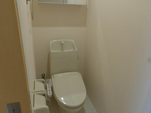 物件内観写真13　(シャワー付トイレ)