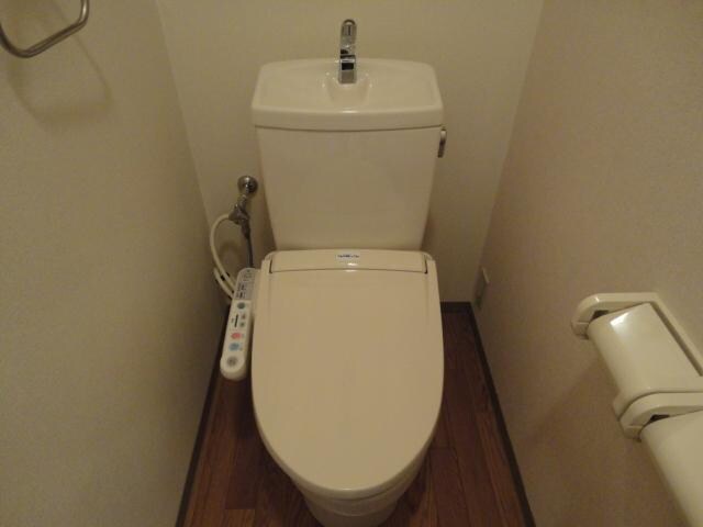 物件内観写真14　(シャワー付トイレ)