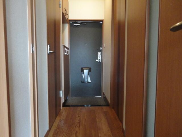 物件内観写真18　(廊下)