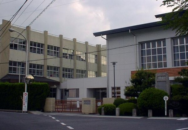 周辺環境(丸亀市立飯野小学校まで1,230ｍ)