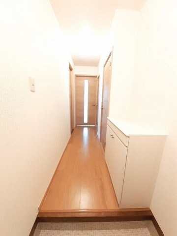 物件内観写真15　(シンプルで使いやすい玄関です)