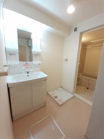 物件内観写真13　(スペースが確保できる洗面所です)