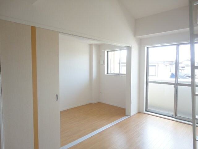 物件内観写真6　(リビング)