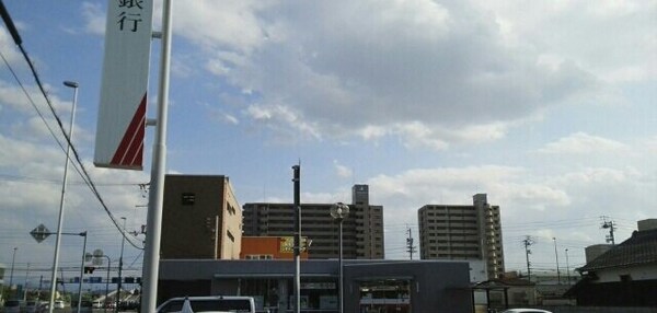 周辺環境(香川銀行東支店さんまで340m)