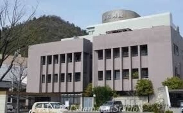 周辺環境(医療法人和光会前田病院 734m)