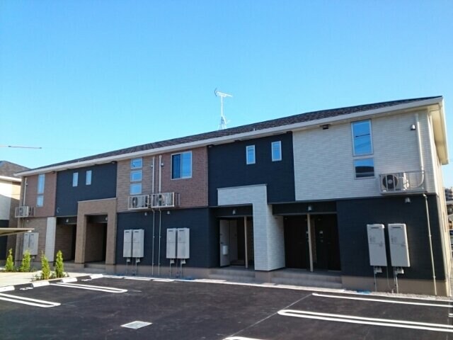 物件外観写真1　(外観もきれいです)