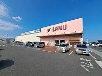 物件外観写真5　(ラ・ムー高松中央店さんまで2000m)