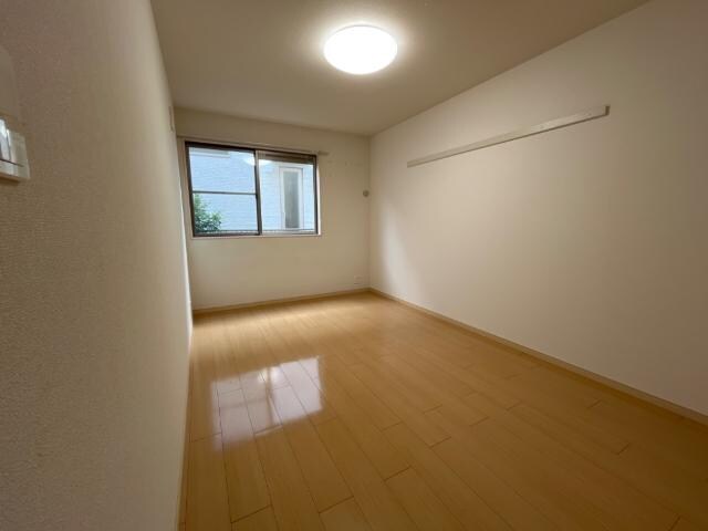 物件内観写真6　(洋室)