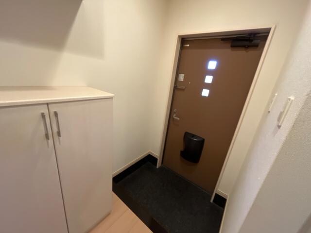 物件内観写真19　(玄関)