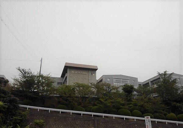 周辺環境(三豊市立松崎小学校まで900m)