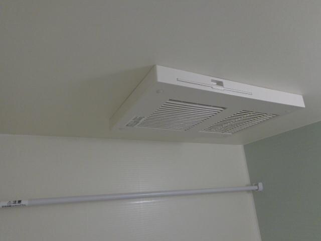 物件内観写真15　(浴室乾燥機)