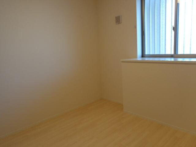 物件内観写真16　(洋室)
