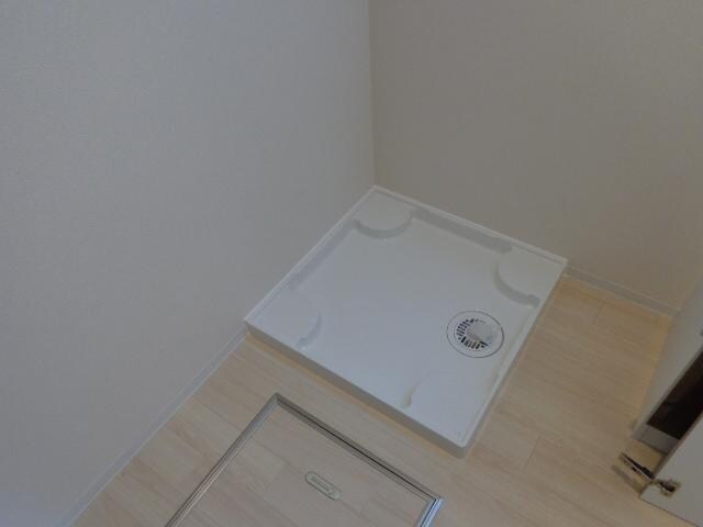 物件内観写真18　(洗濯機置場)