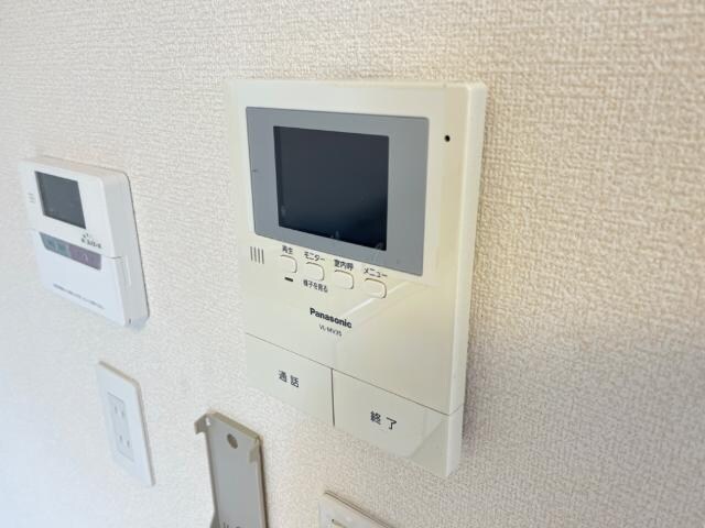 物件内観写真22　(カメラ付インターホン)
