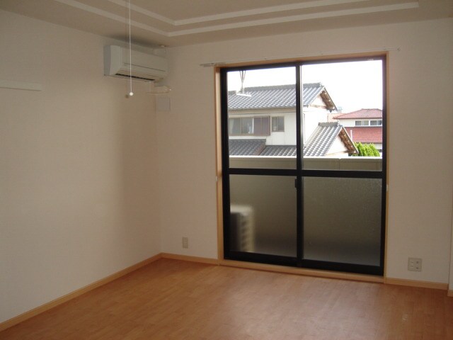 物件内観写真1　(洋室)