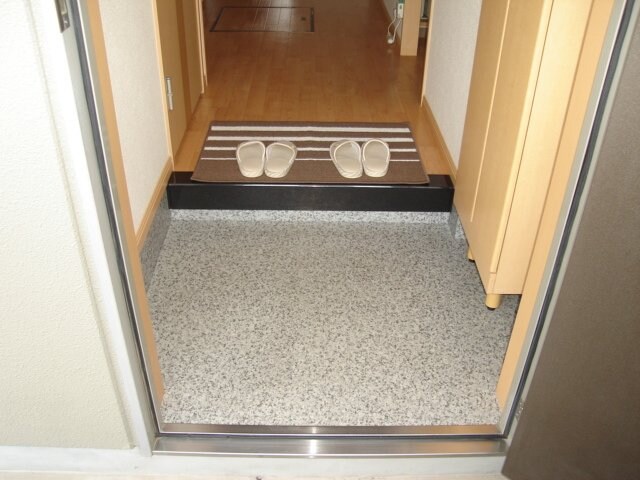 物件内観写真10　(玄関)