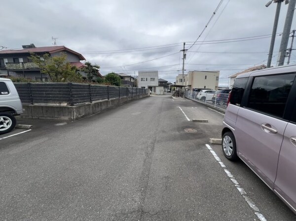 内装他