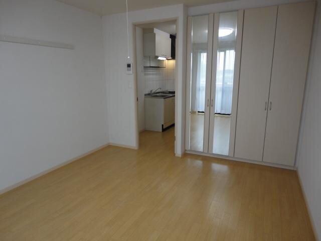 物件内観写真9　(洋室)