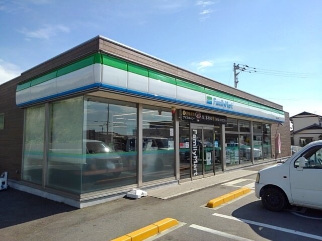 物件外観写真2　(ファミリーマート丸亀三条町店まで300m)