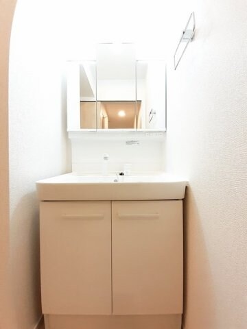 物件内観写真17　(コンパクトで使いやすい洗面所)