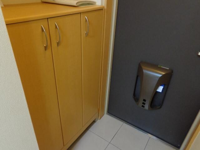 物件内観写真4　(下駄箱)