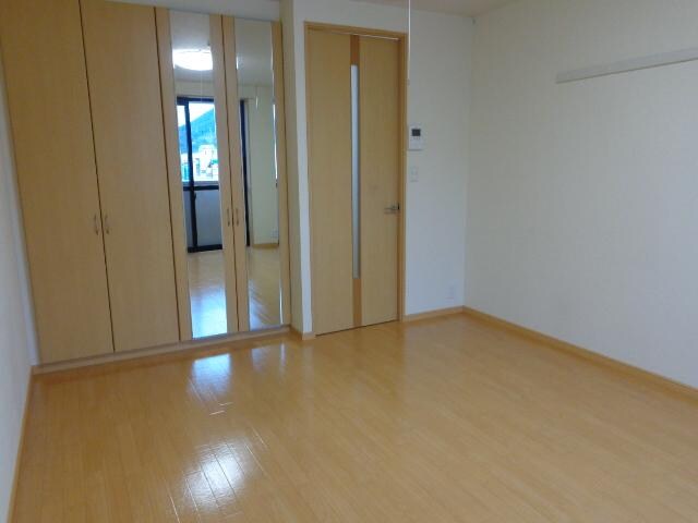 物件内観写真12　(洋室)