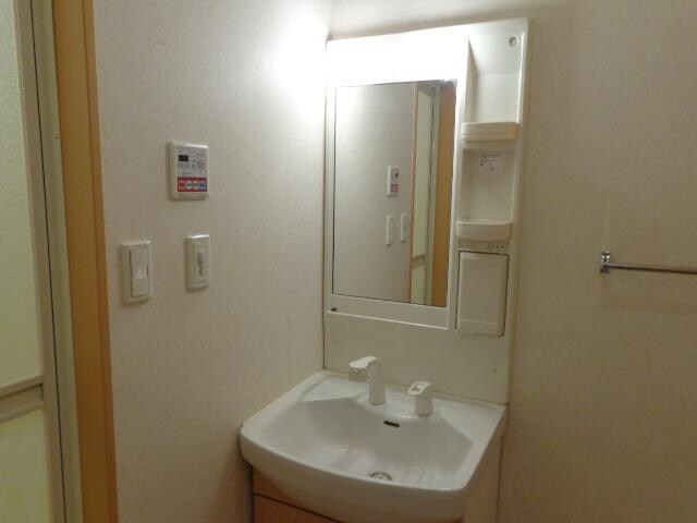 物件内観写真15　(洗髪洗面化粧台)