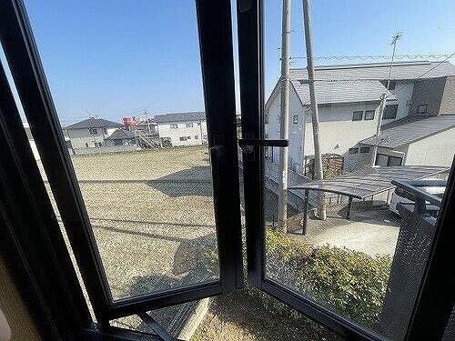 物件内観写真9　(原状回復工事前)