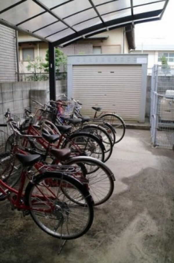建物設備(駐輪場)