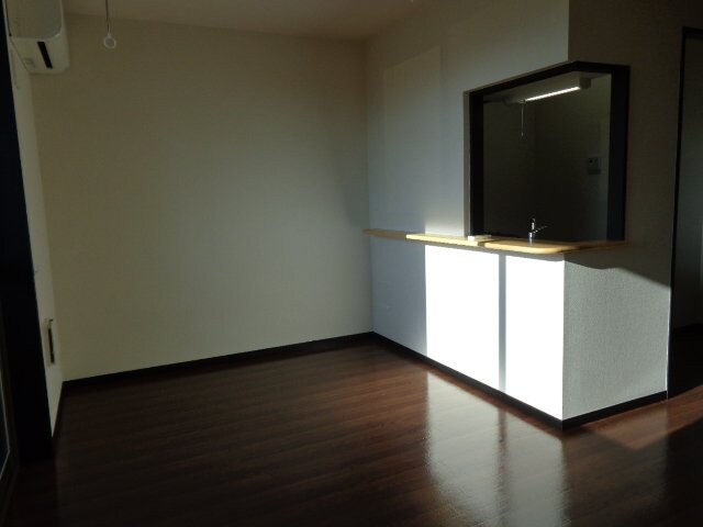 物件内観写真1　(リビング)