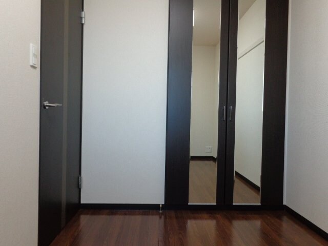 物件内観写真3　(洋室)