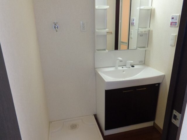 物件内観写真6　(洗髪洗面化粧台)