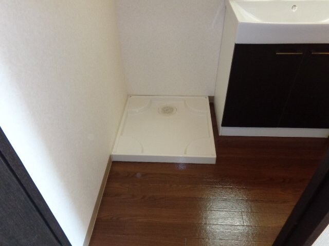 物件内観写真14　(洗濯機置場)