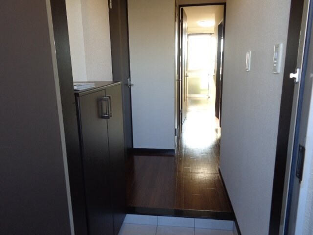物件内観写真18　(玄関)