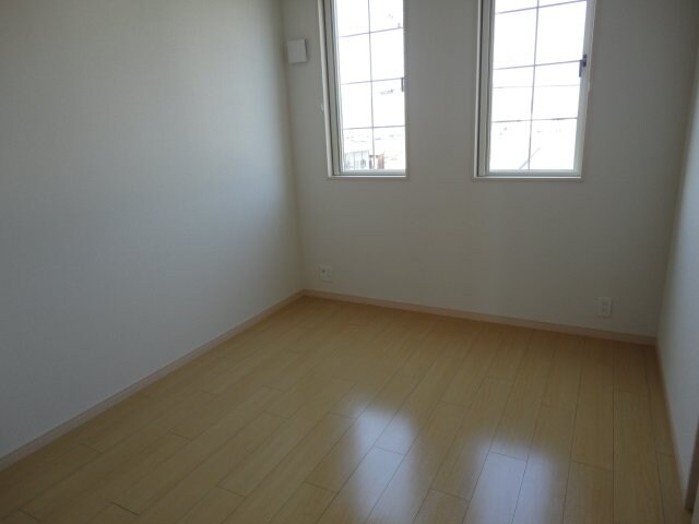 物件内観写真12　(洋室)