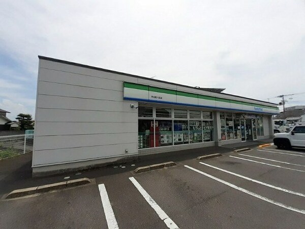周辺環境(ファミリーマート木太８区店さんまで600m)