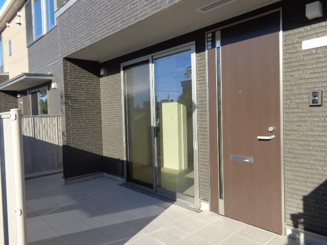 物件内観写真9　(玄関)