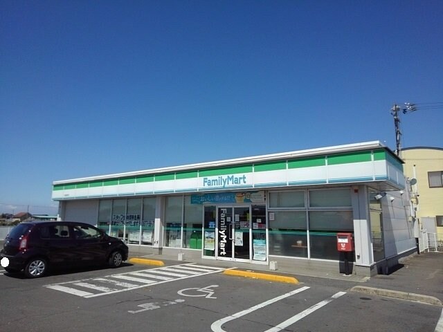 物件外観写真3　(ファミリーマート丸亀郡家店まで400m)