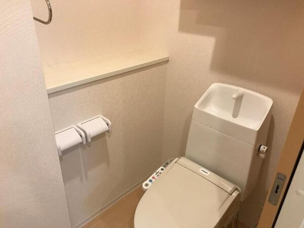 トイレ(シャワー付トイレ)