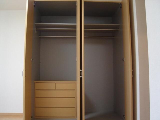 物件内観写真1　(クローゼット)