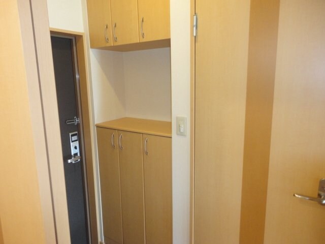 物件内観写真9　(下駄箱)