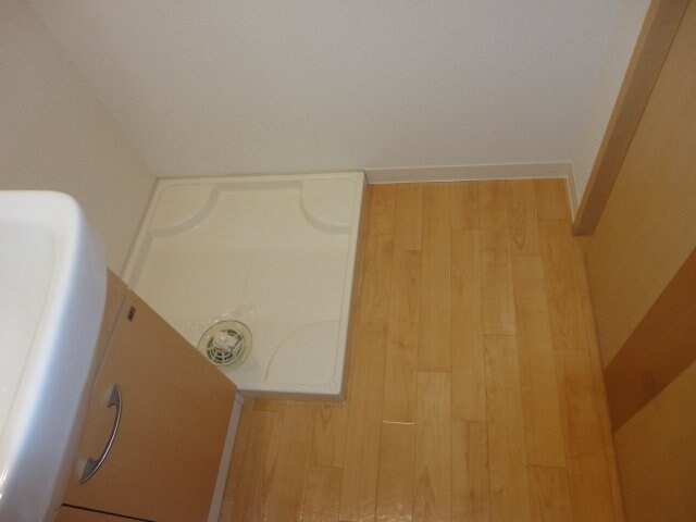 物件内観写真13　(洗濯機置場)