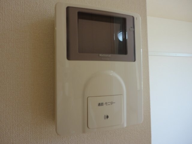 物件内観写真17　(カメラ付インターホン)
