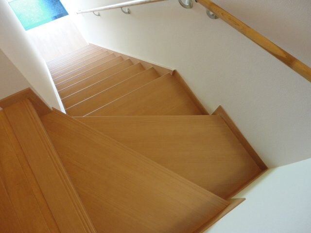 物件内観写真15　(階段　（イメージ）)