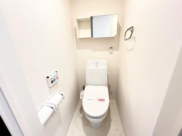 物件内観写真15　(シャワー付トイレ)