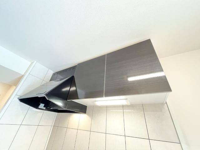 物件内観写真20　(キッチン上側収納)