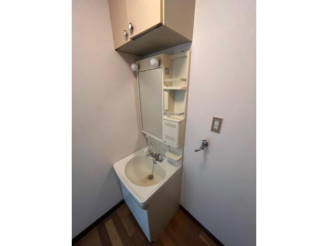 物件内観写真11　(洗面台)