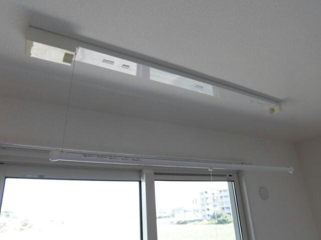 物件内観写真13　(室内物干し)