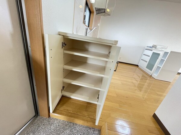 その他室内設備(玄関収納)