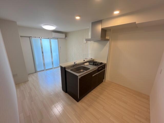 物件内観写真2　(リビング)